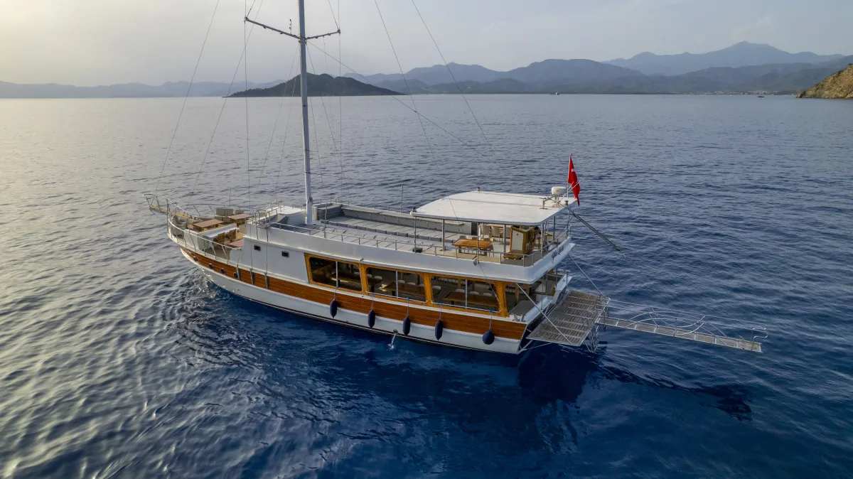 12 Islands Boat Trip